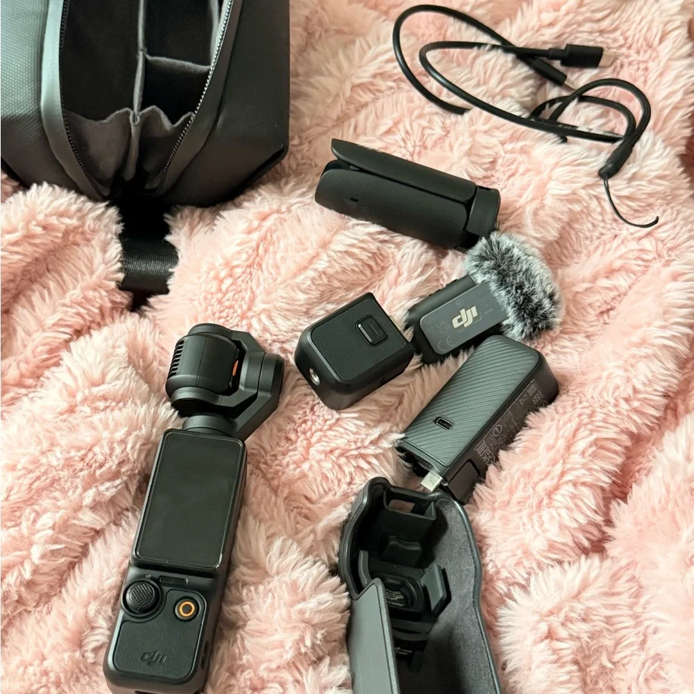 DJI Pocket 3 Gimbal Camera Bundle in Black with Gray Wind Muff